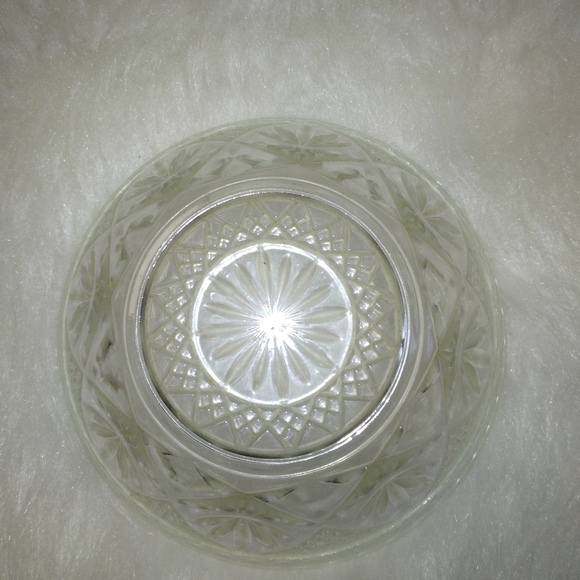 Vintage Pressed Glass Bowl - Picture 4 of 4